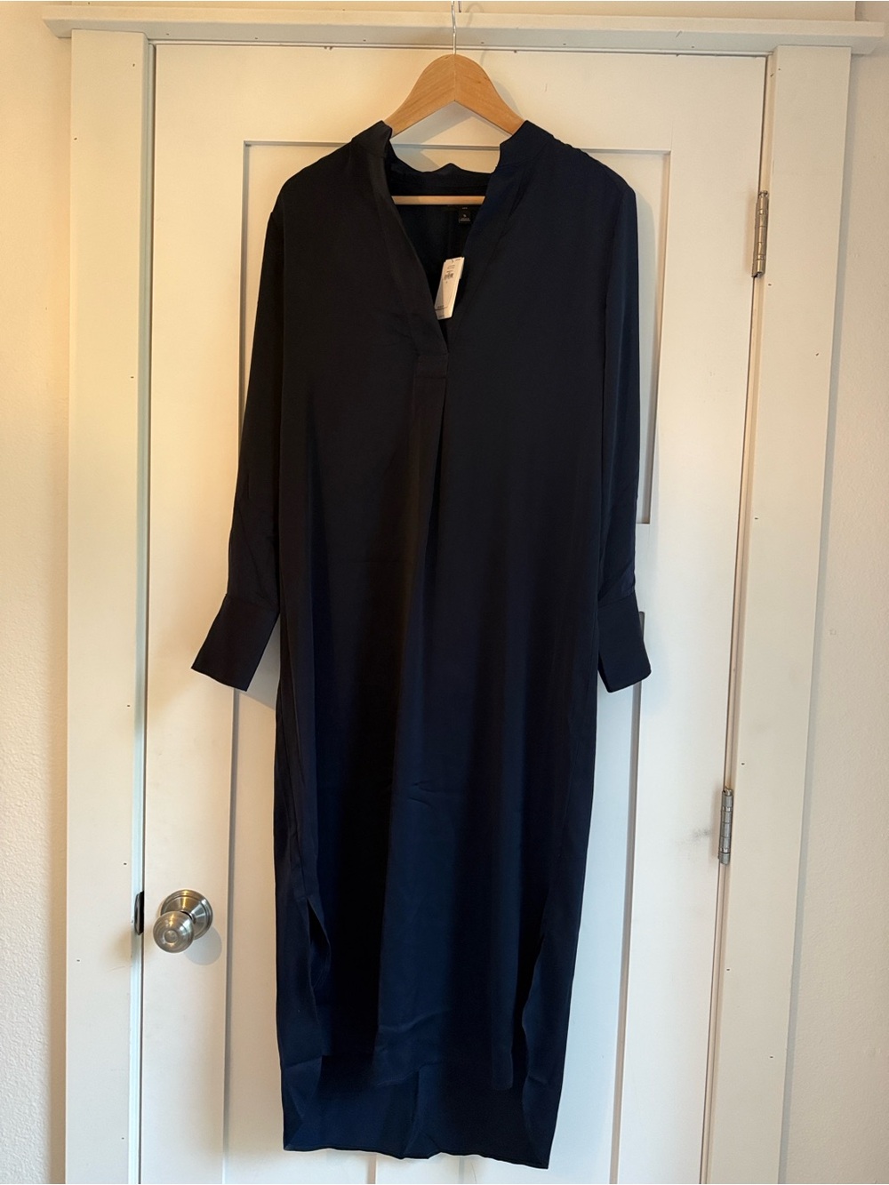 Banana Republic Factory Navy Long Sleeve Midi Dress